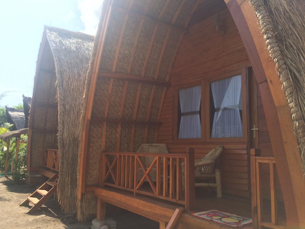 Damai Bungalows Гили Еър Екстериор снимка